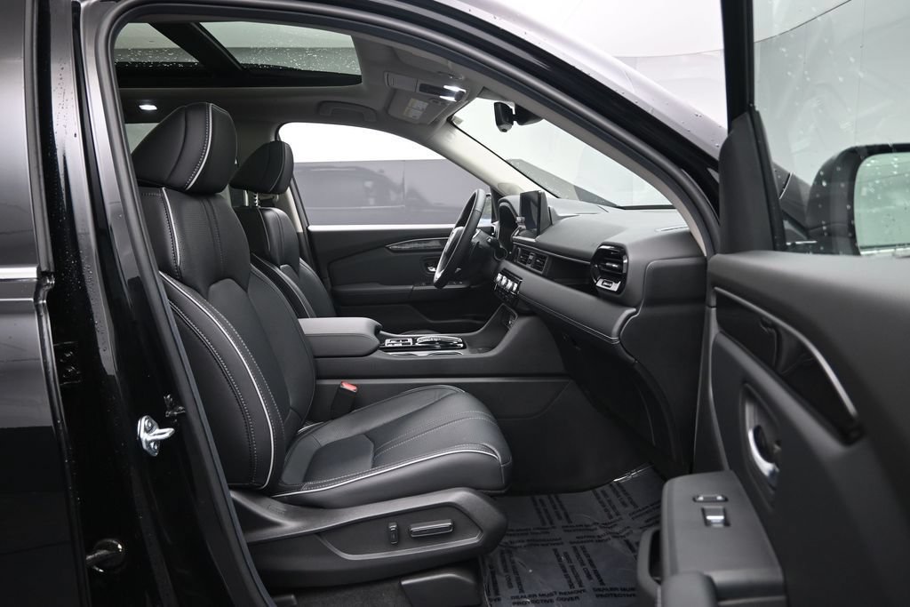 Used 2025 Honda Pilot Elite image 23