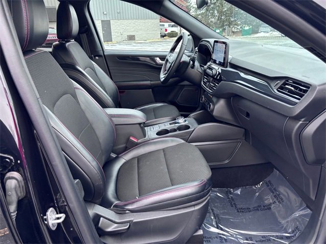 Used 2025 Ford Escape ST-Line image 28
