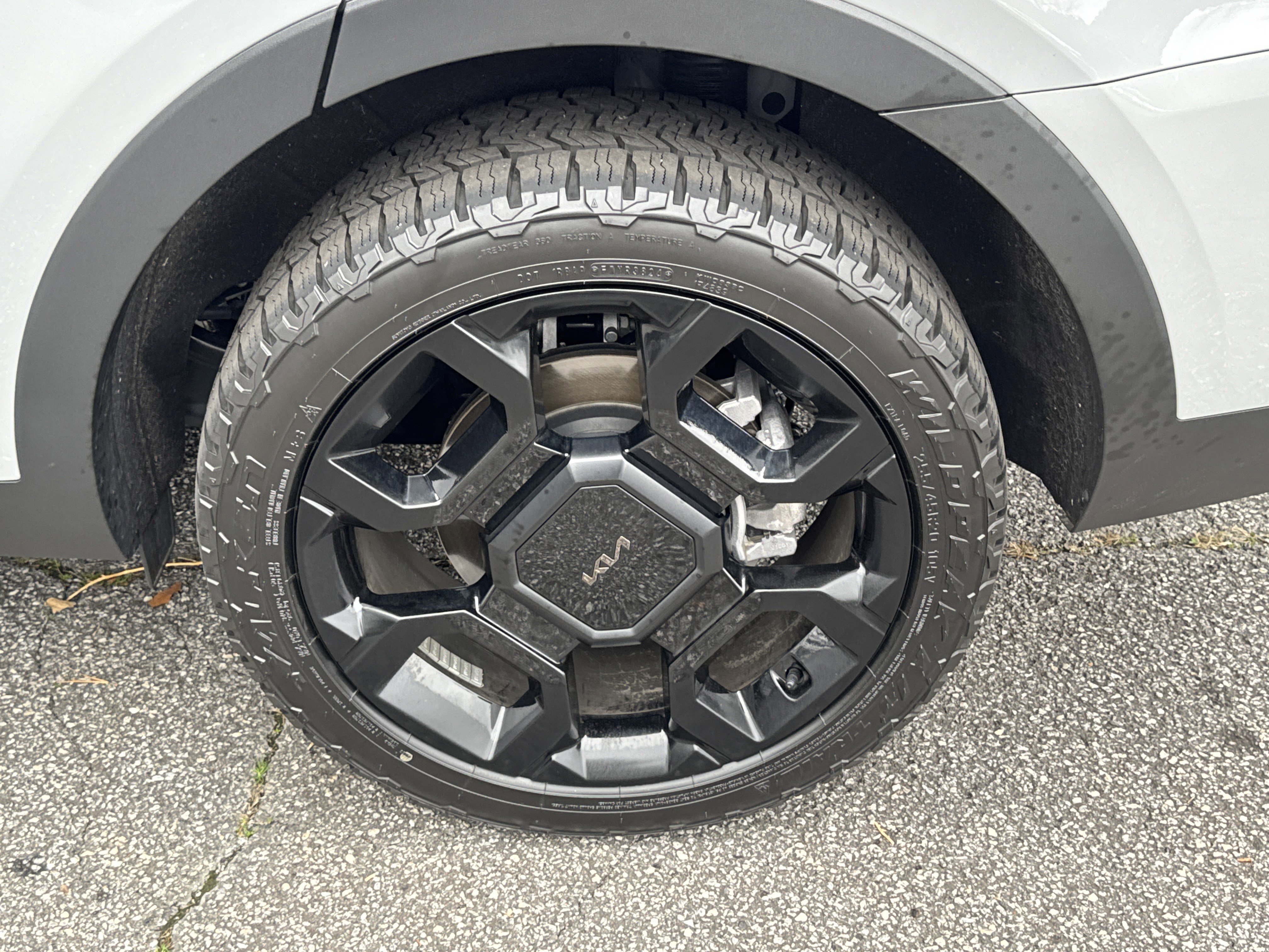 Certified 2025 Kia Sorento SX image 19