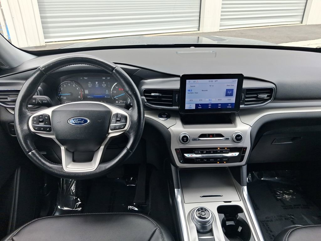 Used 2023 Ford Explorer XLT w/ Equipment Group 202A RWD image 16