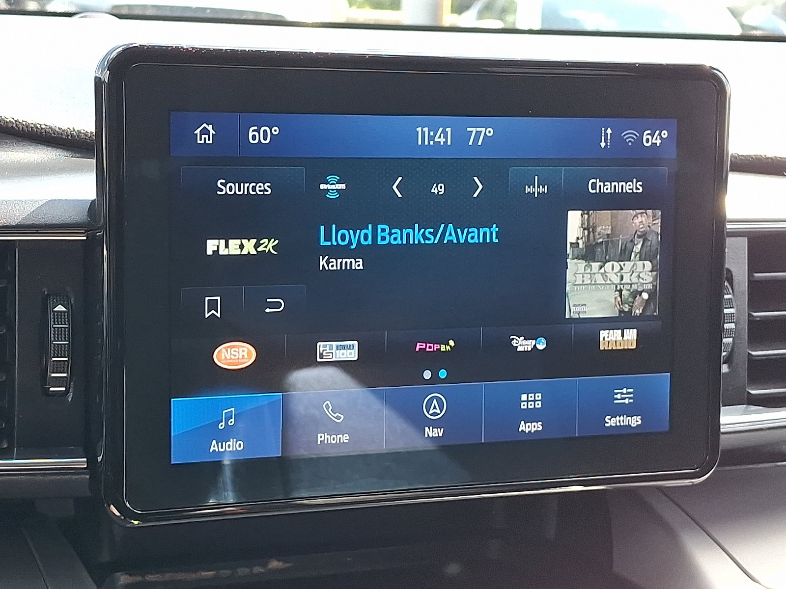 Used 2024 Ford Explorer XLT w/ Equipment Group 202A AWD/4WD image 17