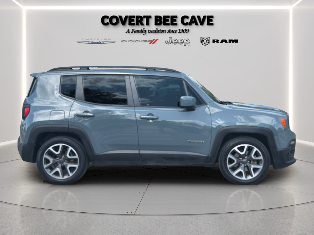 Used 2018 Jeep Renegade Latitude w/ UConnect 8.4 Nav Group FWD image 8
