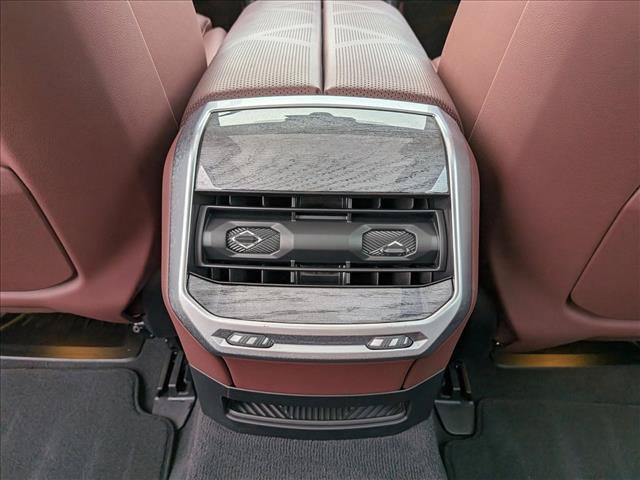 Used 2024 BMW 760i xDrive w/ Executive Package AWD/4WD image 19