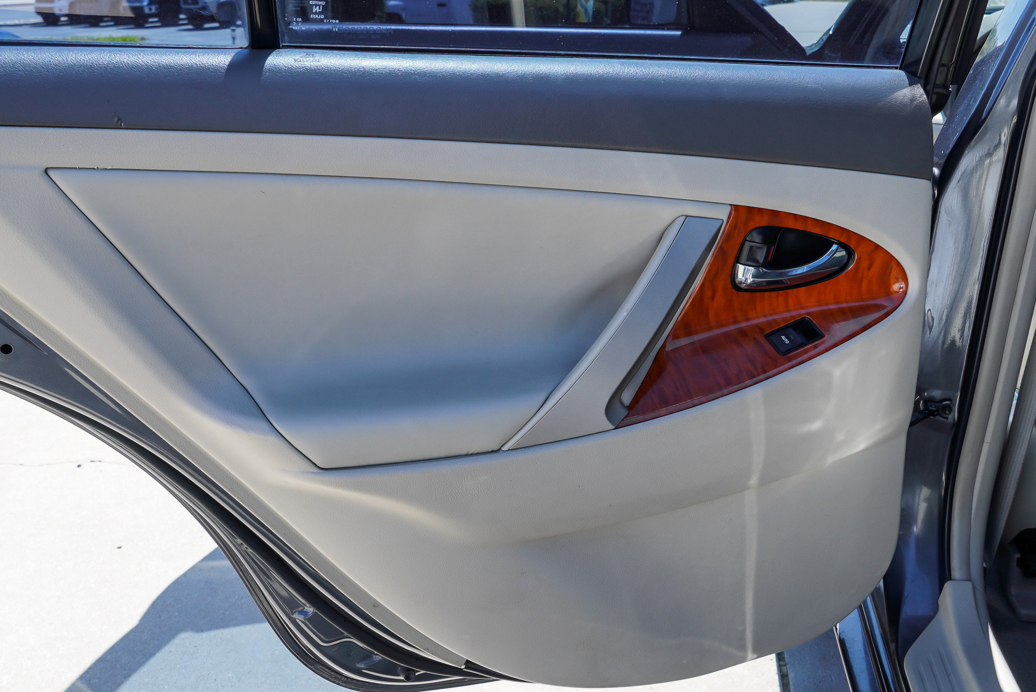Used 2010 Toyota Camry XLE FWD image 23