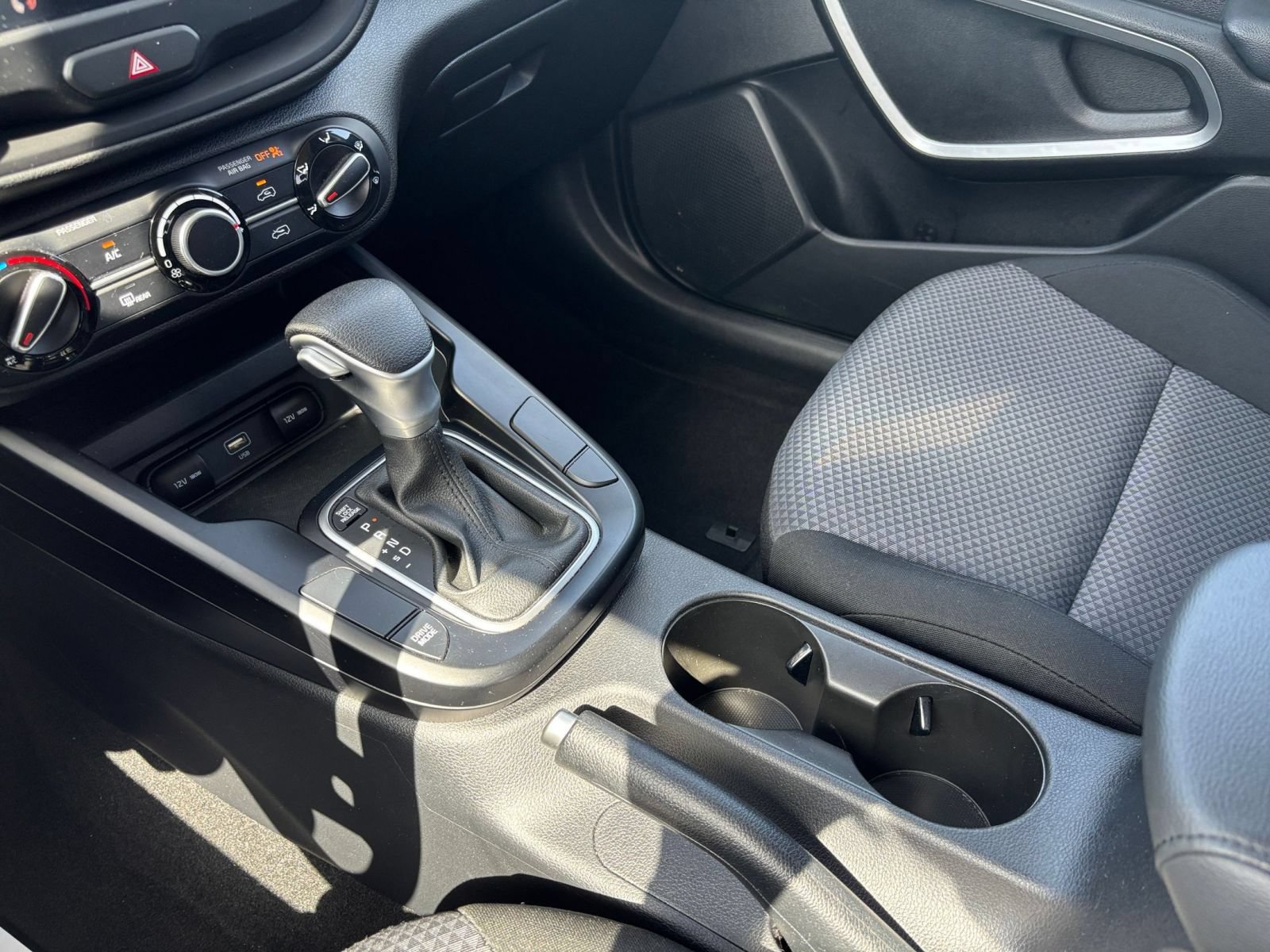 Used 2025 Kia Soul LX w/ LX Technology Package FWD image 38