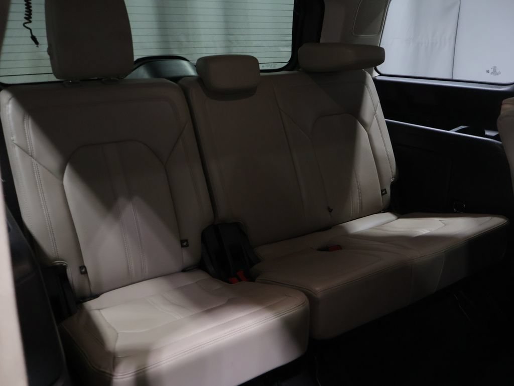Used 2022 Ford Expedition Limited AWD/4WD image 25