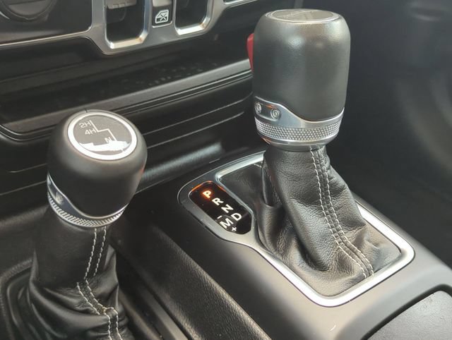 Used 2022 Jeep Gladiator Overland w/ Popular Equipment Package AWD/4WD image 21