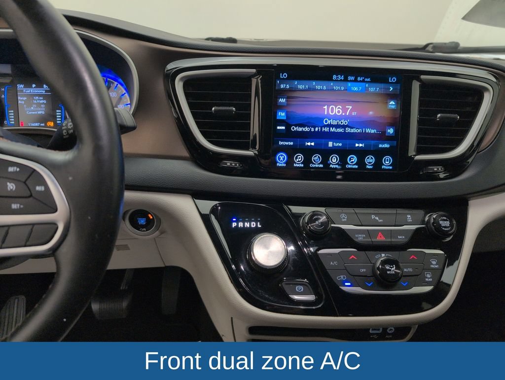 Used 2017 Chrysler Pacifica Touring-L FWD image 17