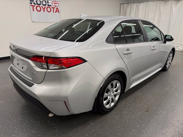 Used 2026 Toyota Corolla LE FWD image 2