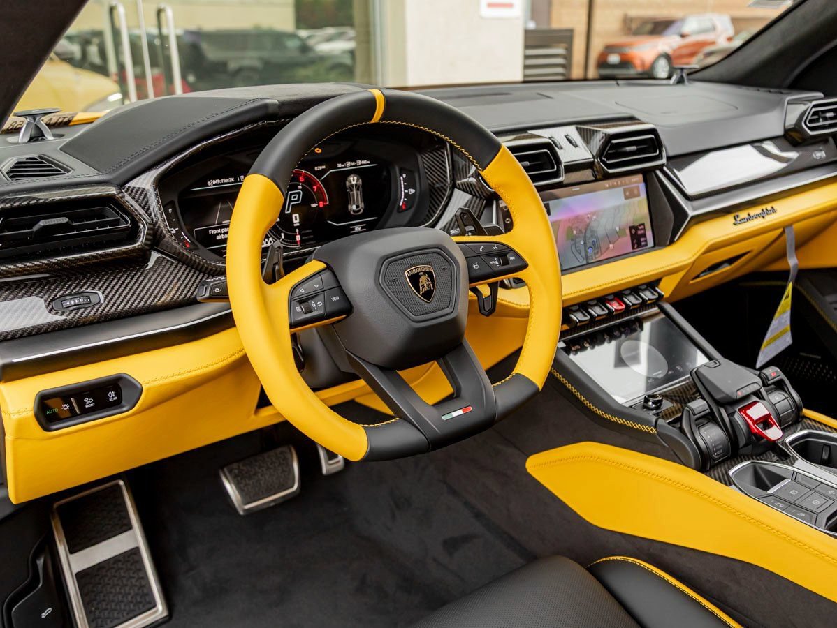Used 2026 Lamborghini Urus SE AWD/4WD image 15