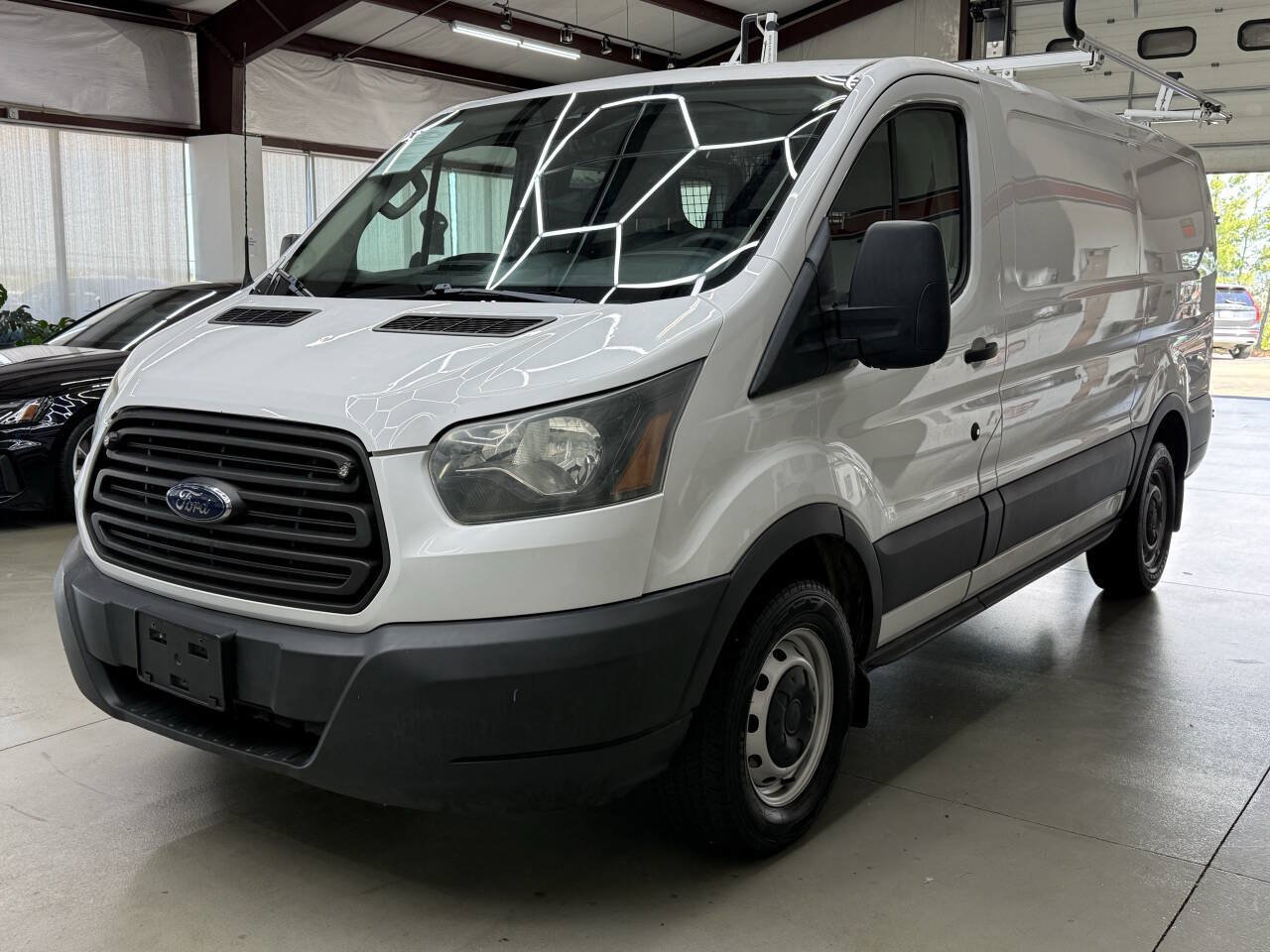 Used 2016 Ford Transit 250 130 Low Roof RWD image 5