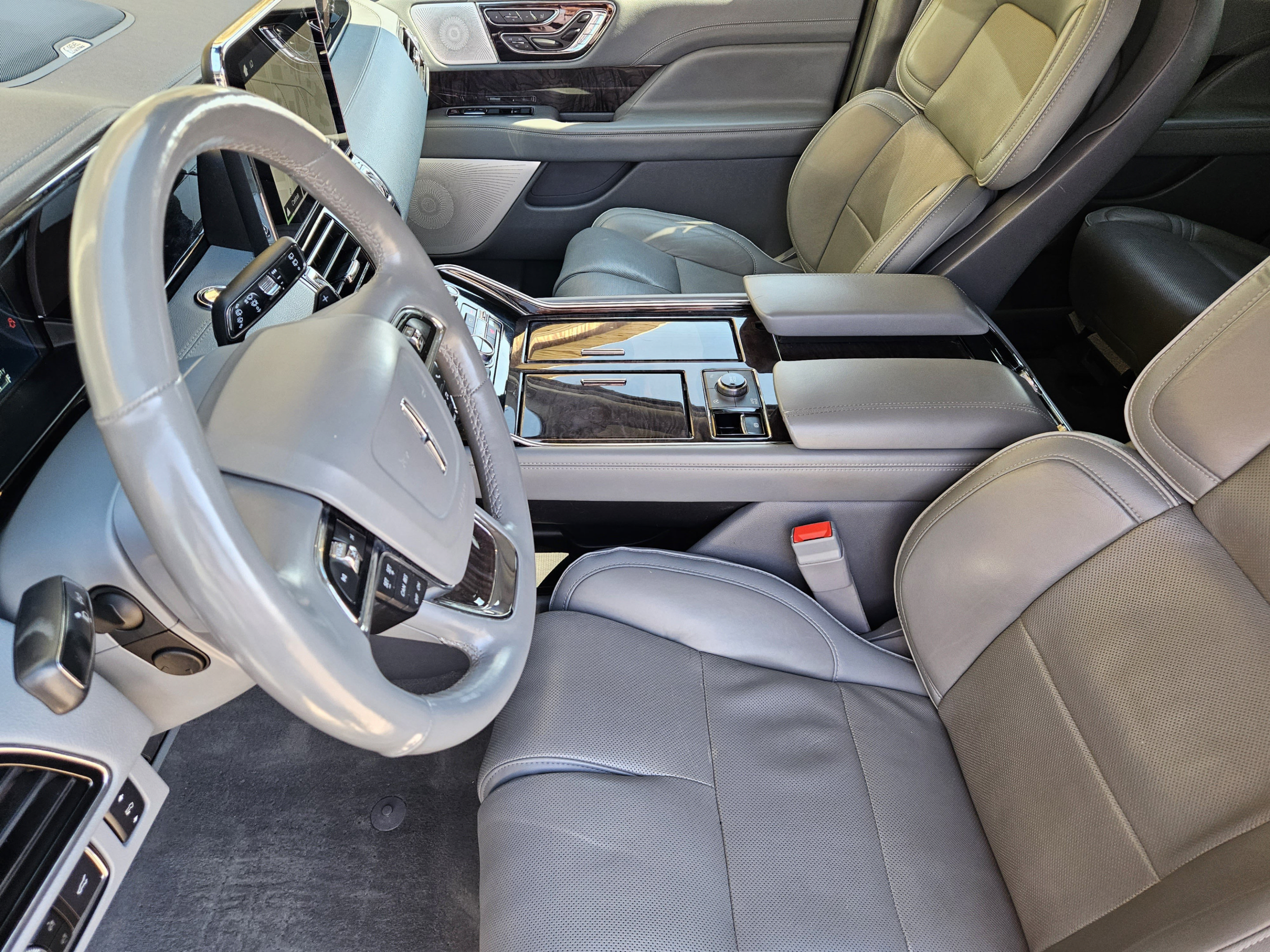 Used 2018 Lincoln Navigator Reserve AWD/4WD image 15
