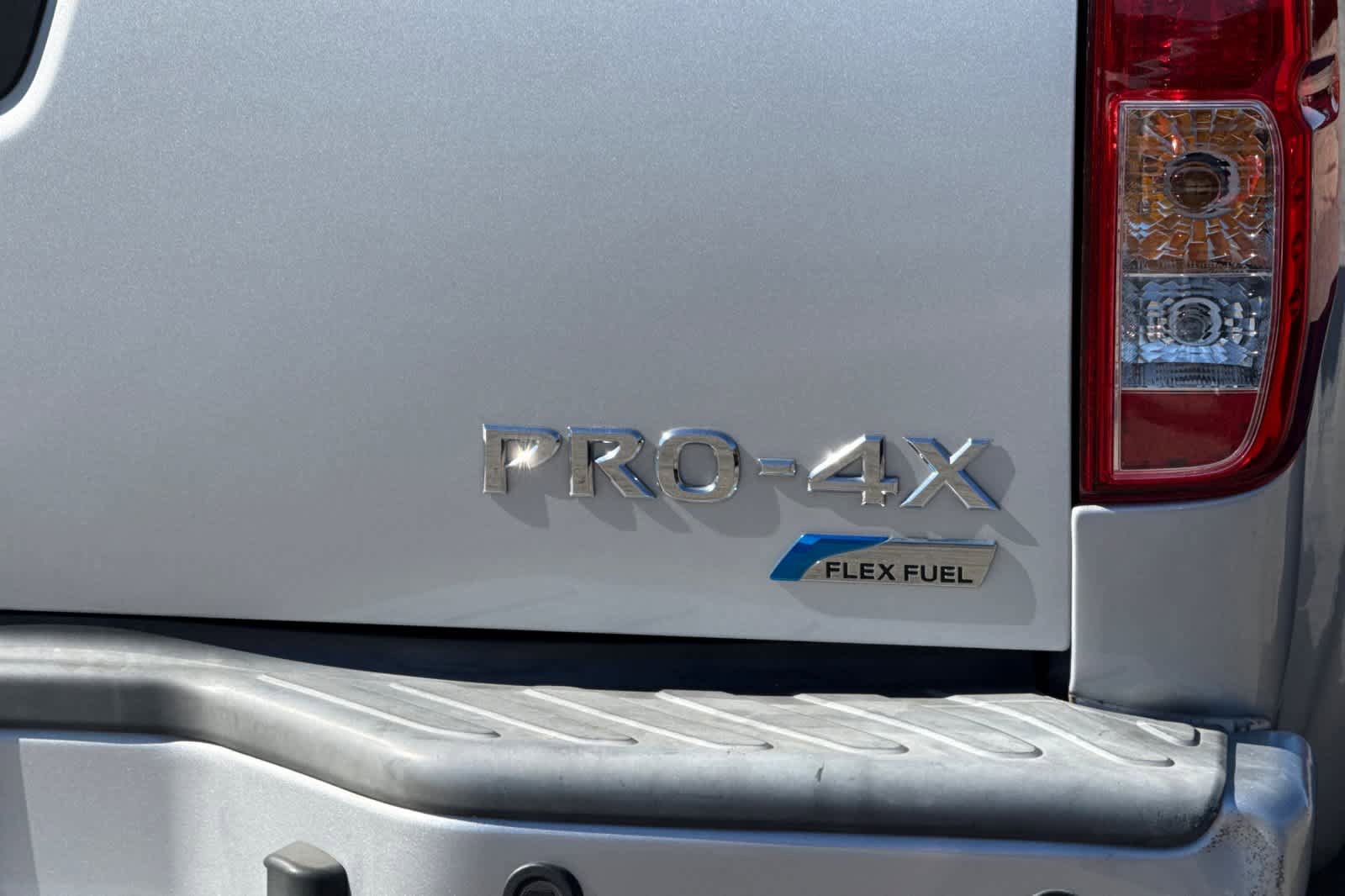 Used 2017 Nissan Frontier PRO-4X w/ Pro-4x Luxury Package image 30