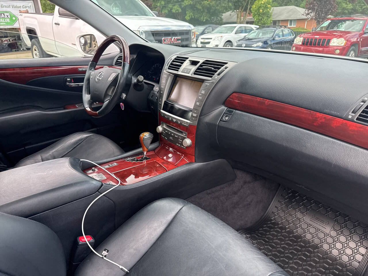 Used 2011 Lexus LS 460 w/ Luxury Value Edition RWD image 17