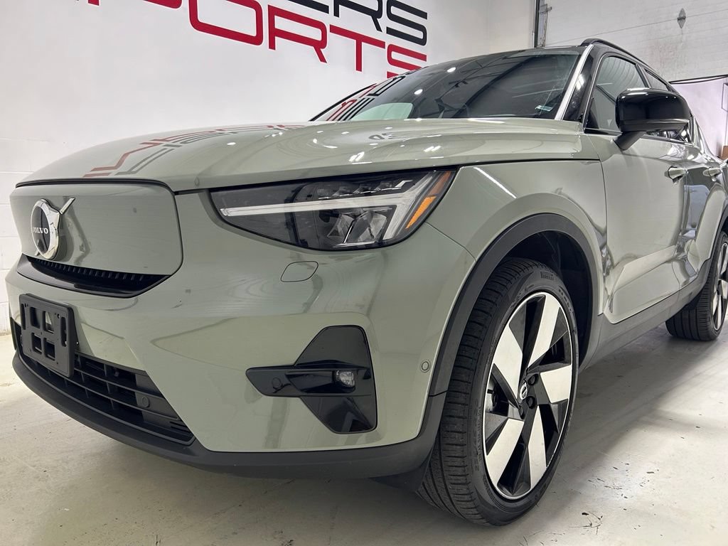Used 2023 Volvo XC40 Recharge Ultimate AWD/4WD image 2