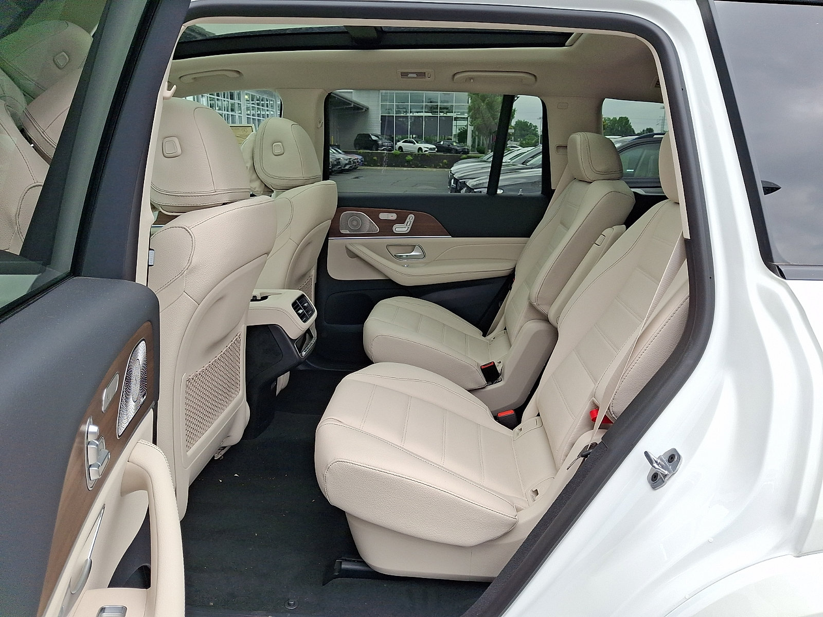 New 2026 Mercedes-Benz GLS 450 4MATIC image 10