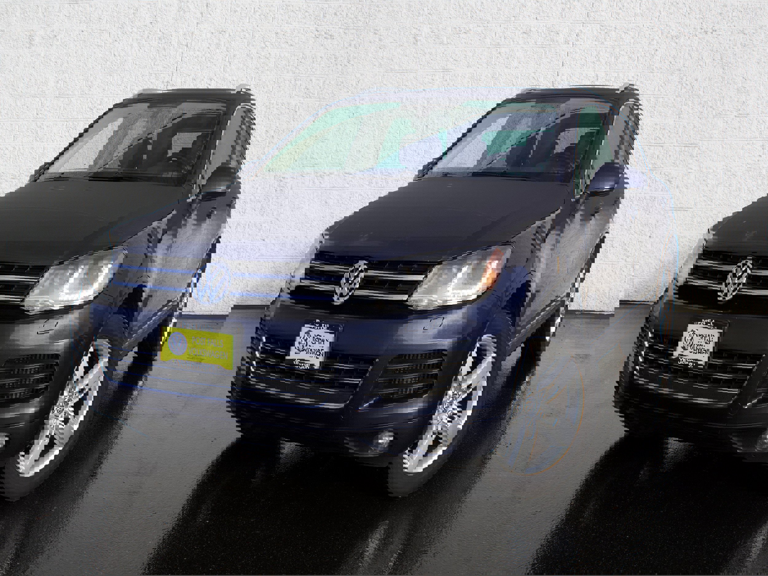 Used 2013 Volkswagen Touareg Executive image 3