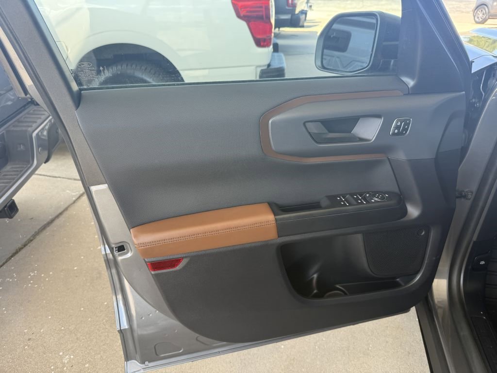 Used 2024 Ford Bronco Sport Outer Banks image 10