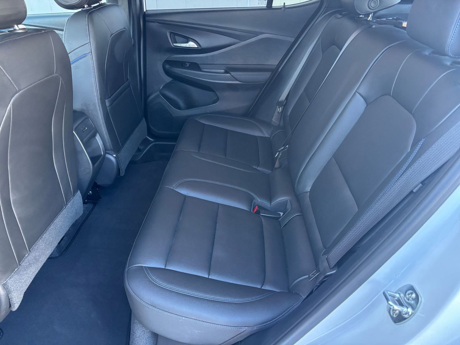 Used 2025 Buick Envista Sport Touring image 22