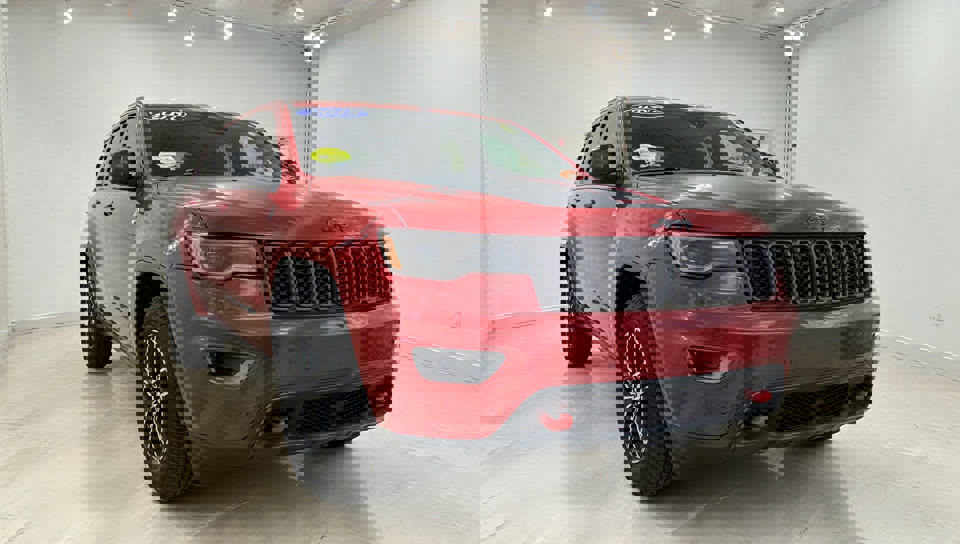 Used 2018 Jeep Grand Cherokee Trailhawk w/ Trailhawk Luxury Group image 2