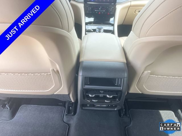 Certified 2025 Jeep Grand Cherokee Limited w/ Trailer Tow Package AWD/4WD image 18