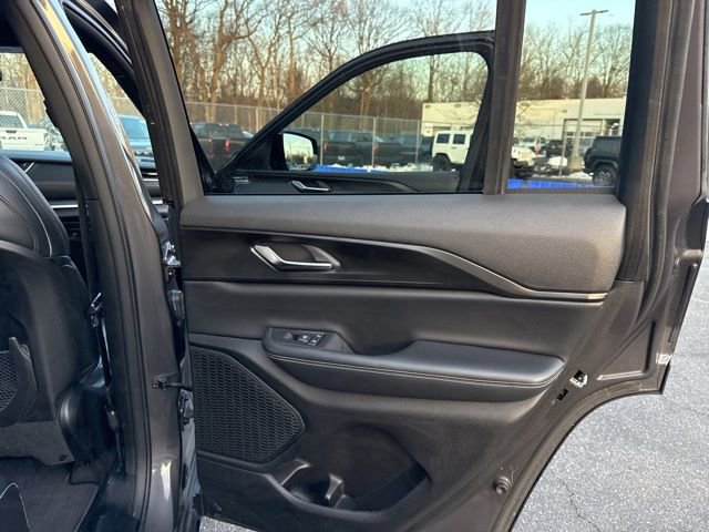 Certified 2023 Jeep Grand Cherokee Altitude image 29