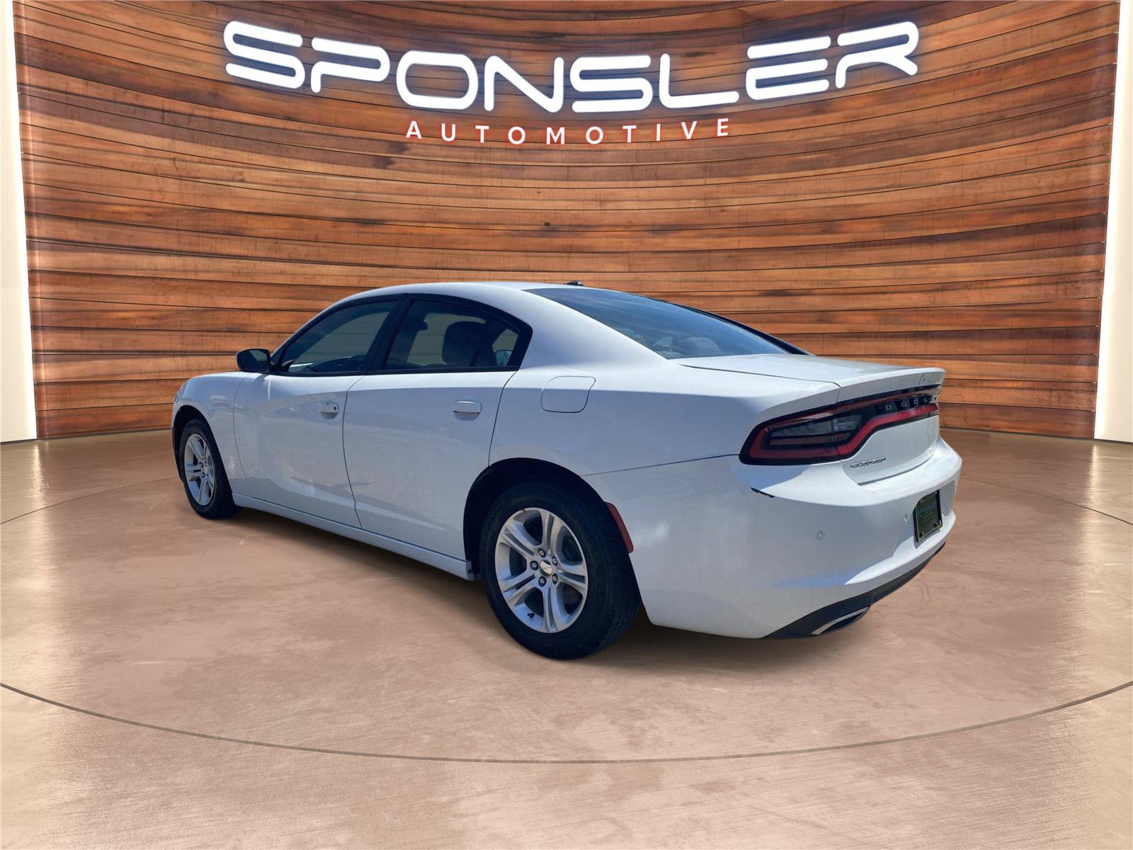 Used 2020 Dodge Charger SXT RWD image 3