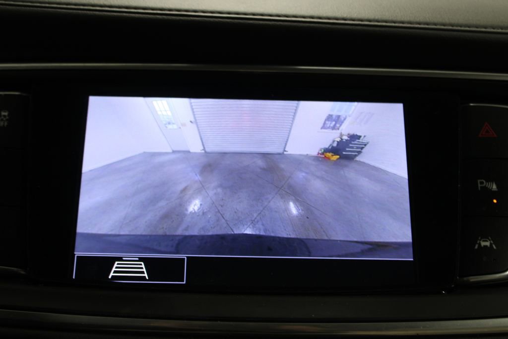 Used 2020 Buick Enclave Premium w/ Sun and Sites Package image 37