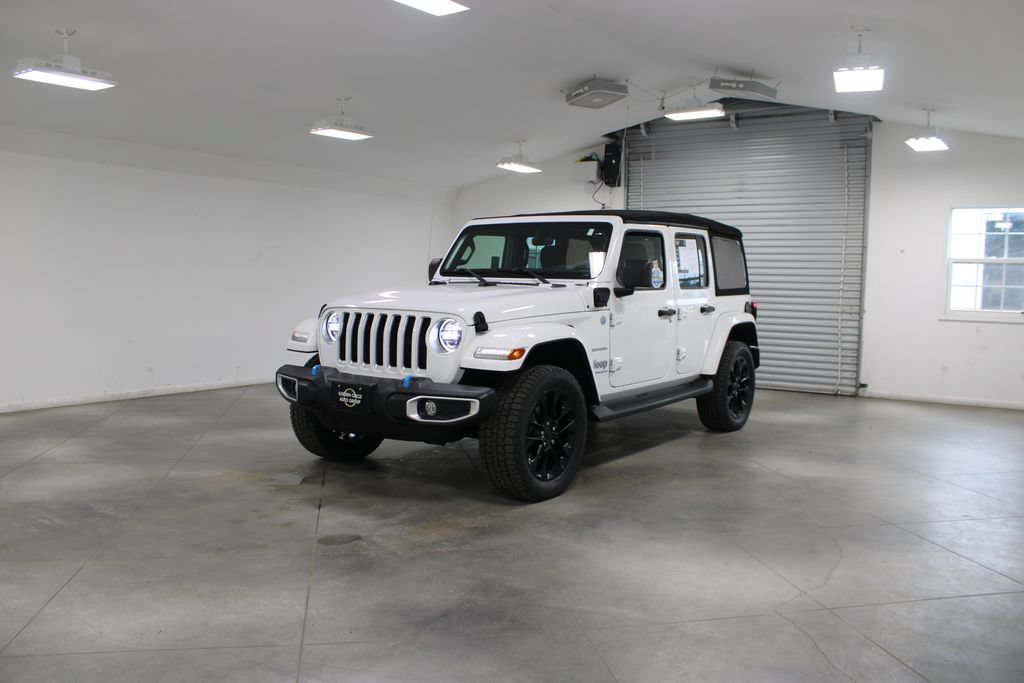 Used 2023 Jeep Wrangler Unlimited Sahara w/ Cold Weather Group AWD/4WD image 4
