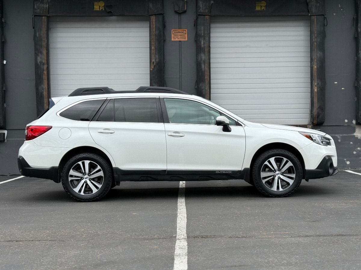 Used 2018 Subaru Outback 2.5i Limited AWD/4WD image 2