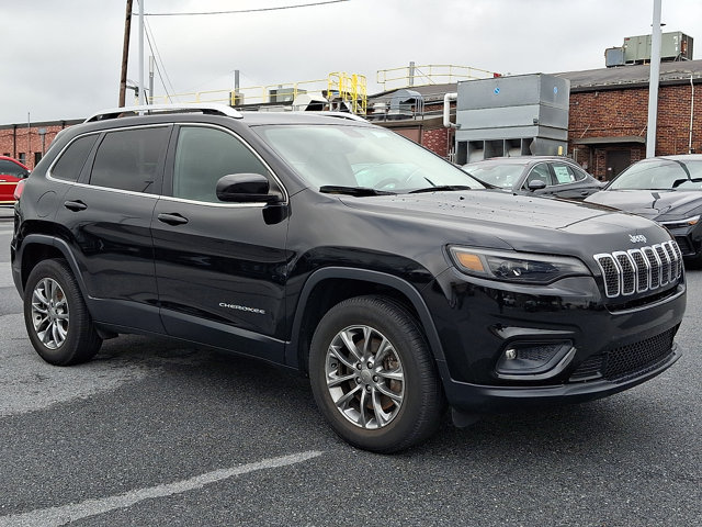 Used 2019 Jeep Cherokee Latitude Plus w/ Comfort/Convenience Group AWD/4WD image 3