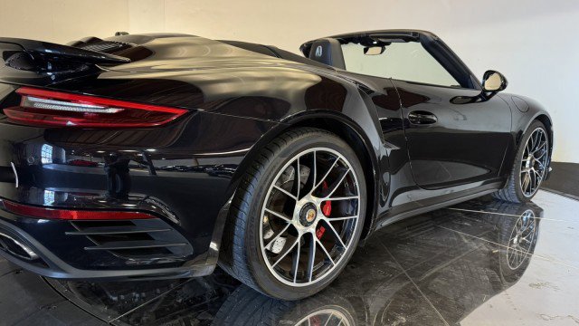 Used 2019 Porsche 911 Turbo image 31