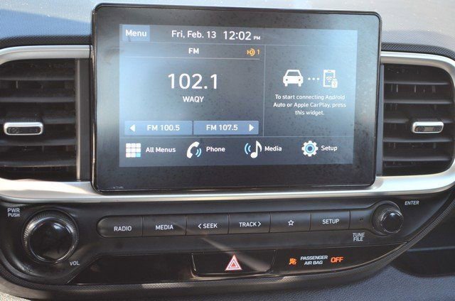 Used 2024 Hyundai Venue SEL FWD image 32