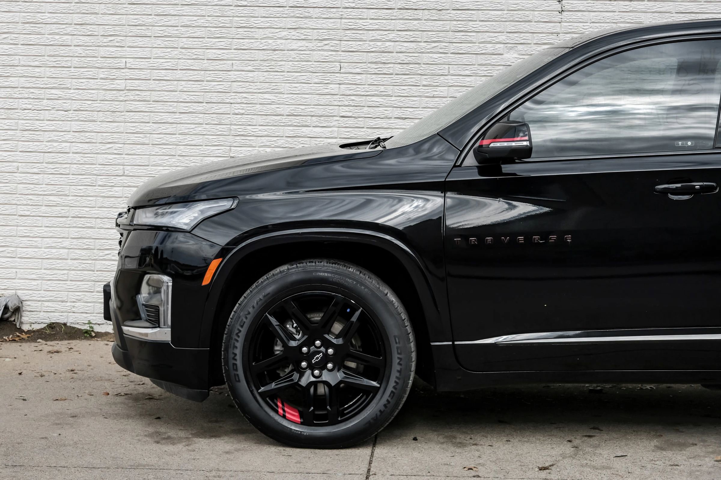 Used 2022 Chevrolet Traverse Premier w/ Redline Edition FWD image 12