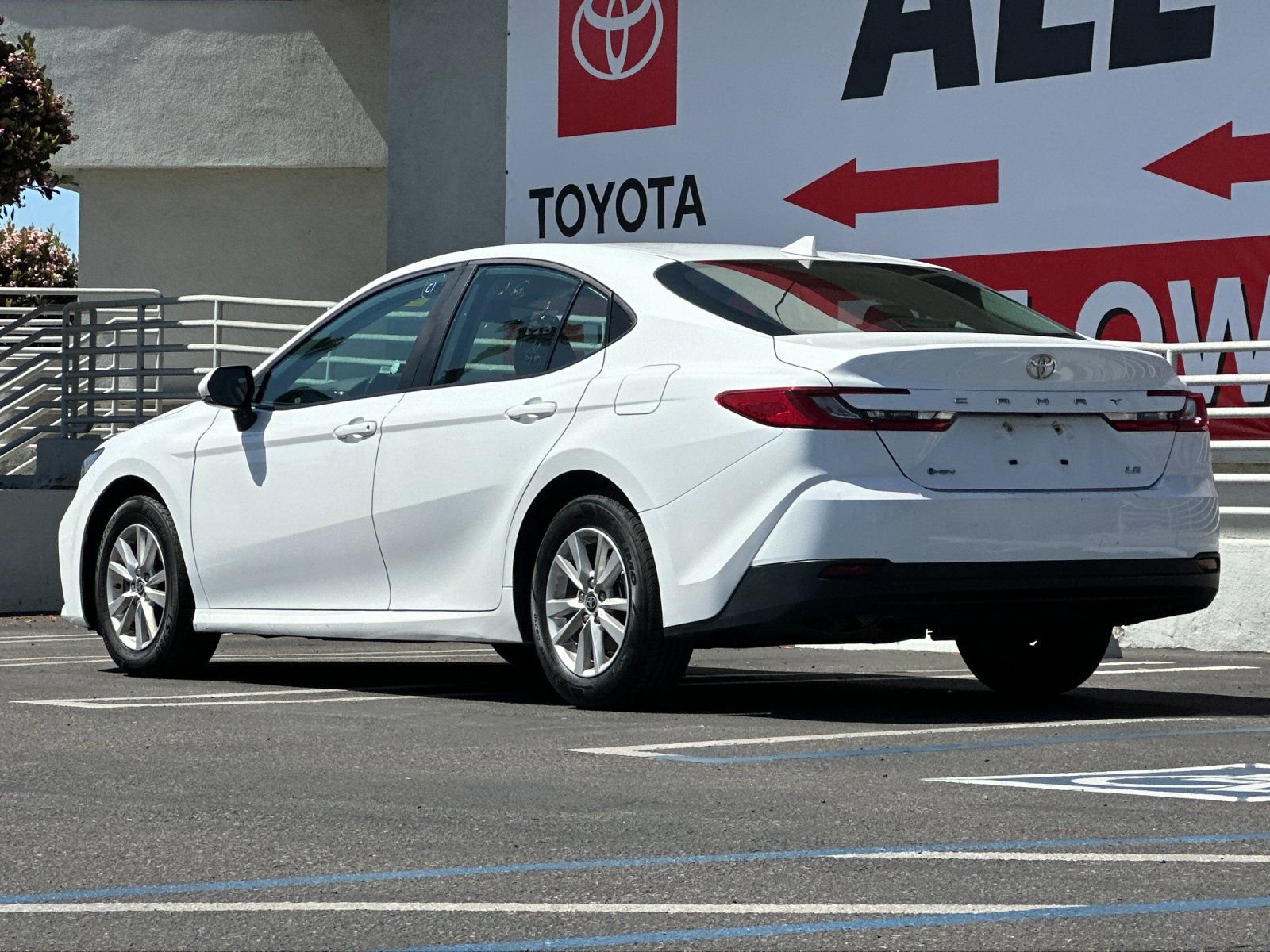 Used 2025 Toyota Camry LE FWD image 3