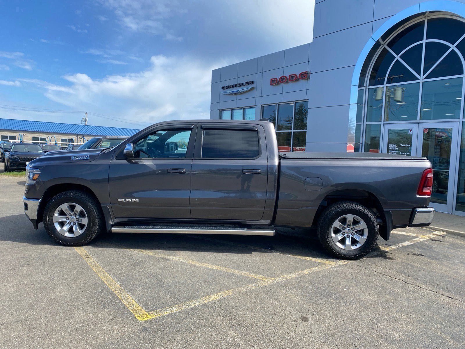 Used 2023 RAM 1500 Laramie AWD/4WD image 23