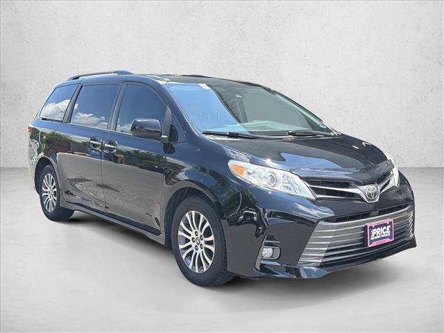 Used 2018 Toyota Sienna XLE FWD video 3