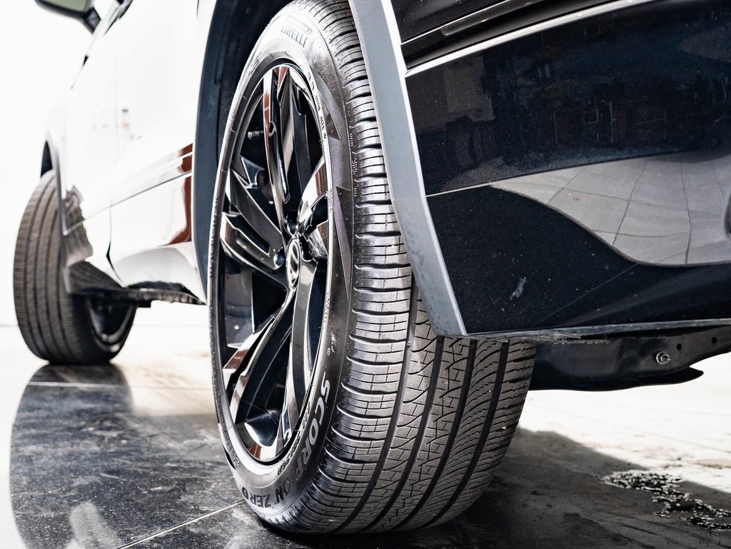 Used 2024 Volkswagen Tiguan SE R-Line image 42