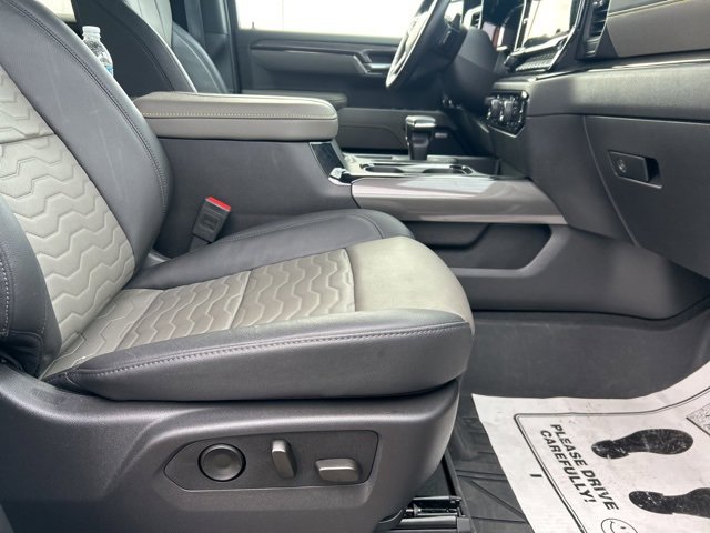 Used 2025 Chevrolet Silverado 1500 ZR2 image 18