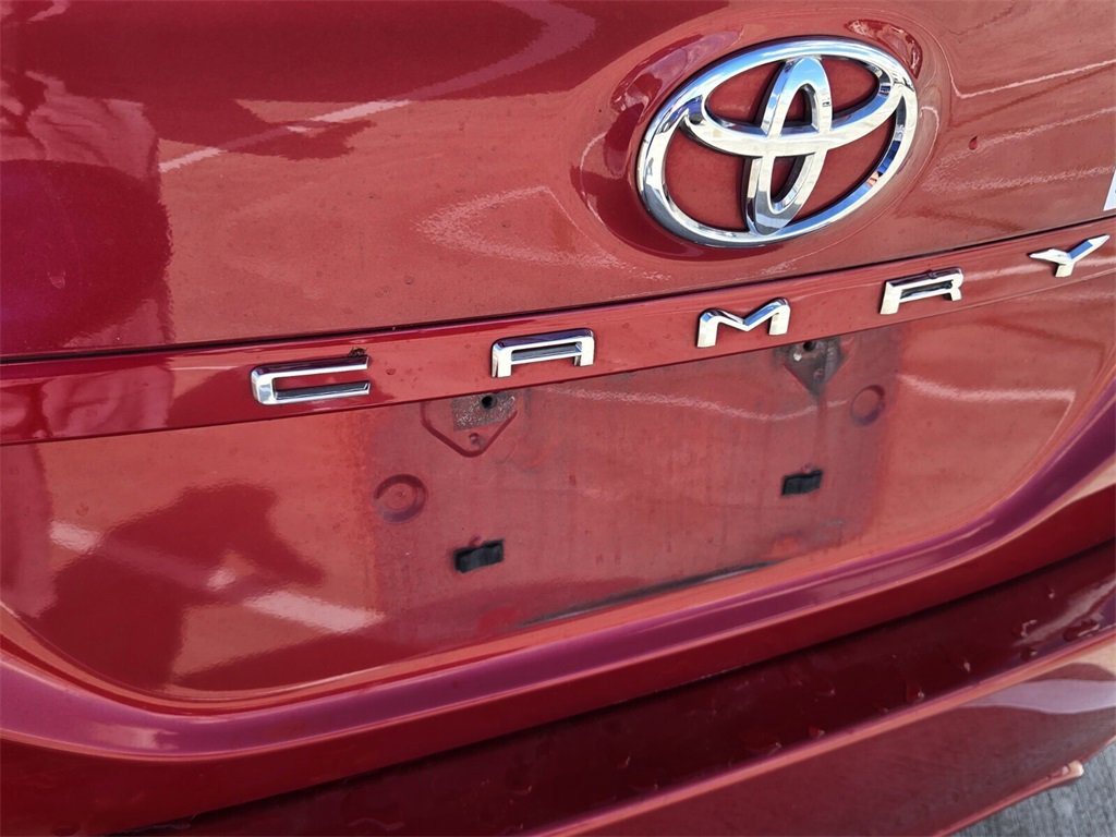 Used 2021 Toyota Camry SE image 14