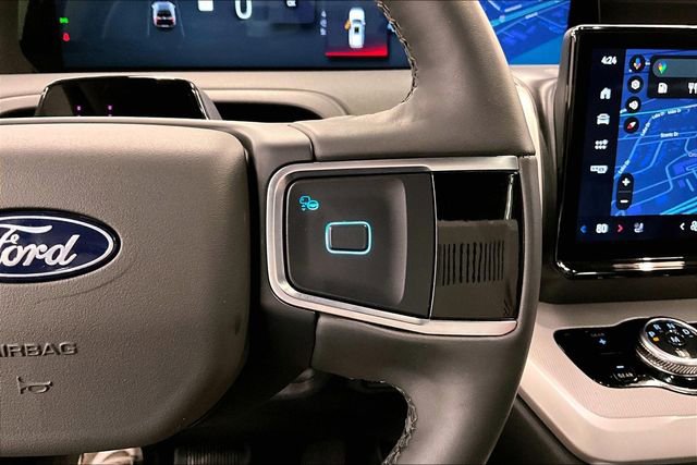 Used 2025 Ford Expedition Active image 27