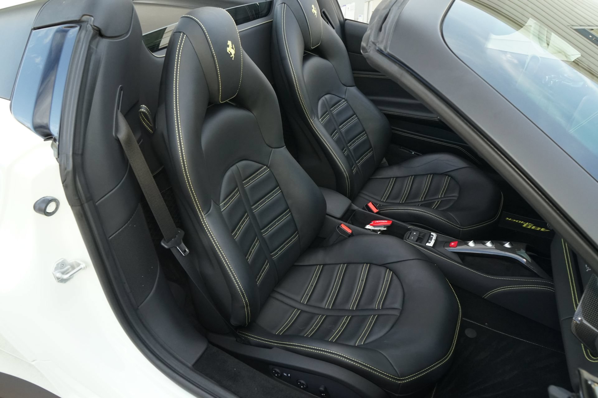 Used 2018 Ferrari 488 Spider RWD image 4