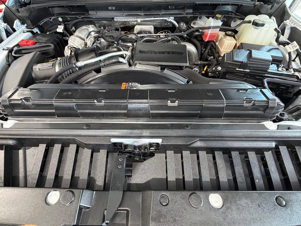 Used 2024 GMC Sierra 3500 Denali Ultimate AWD/4WD image 9