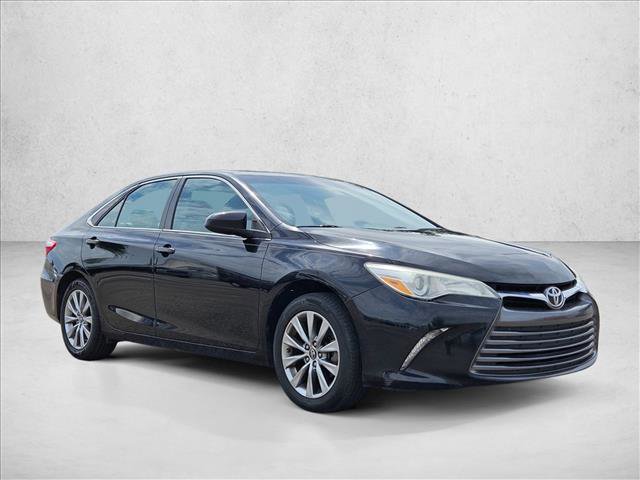 Used 2017 Toyota Camry XLE FWD image 3