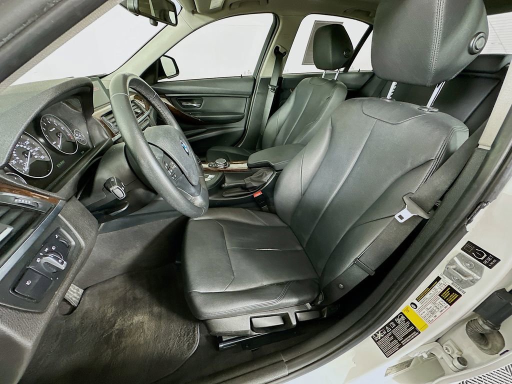 Used 2015 BMW 320i xDrive Sedan AWD/4WD image 29