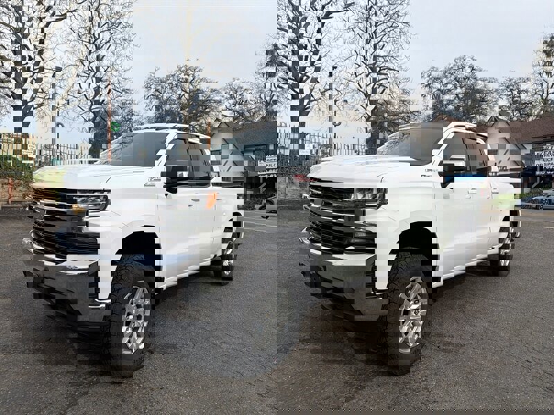 Used 2022 Chevrolet Silverado 1500 LT w/ Z71 Off-Road Package image 3