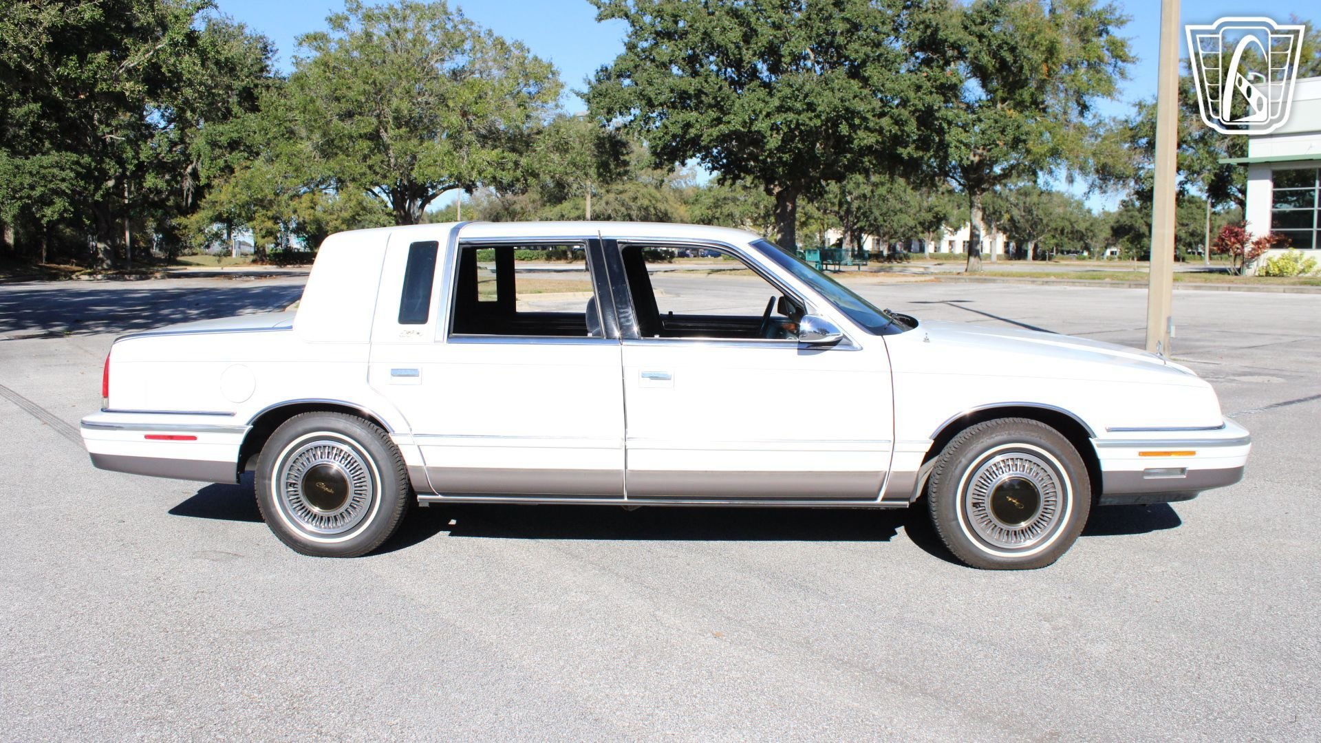 Used 1993 Chrysler New Yorker Fifth Avenue FWD image 24