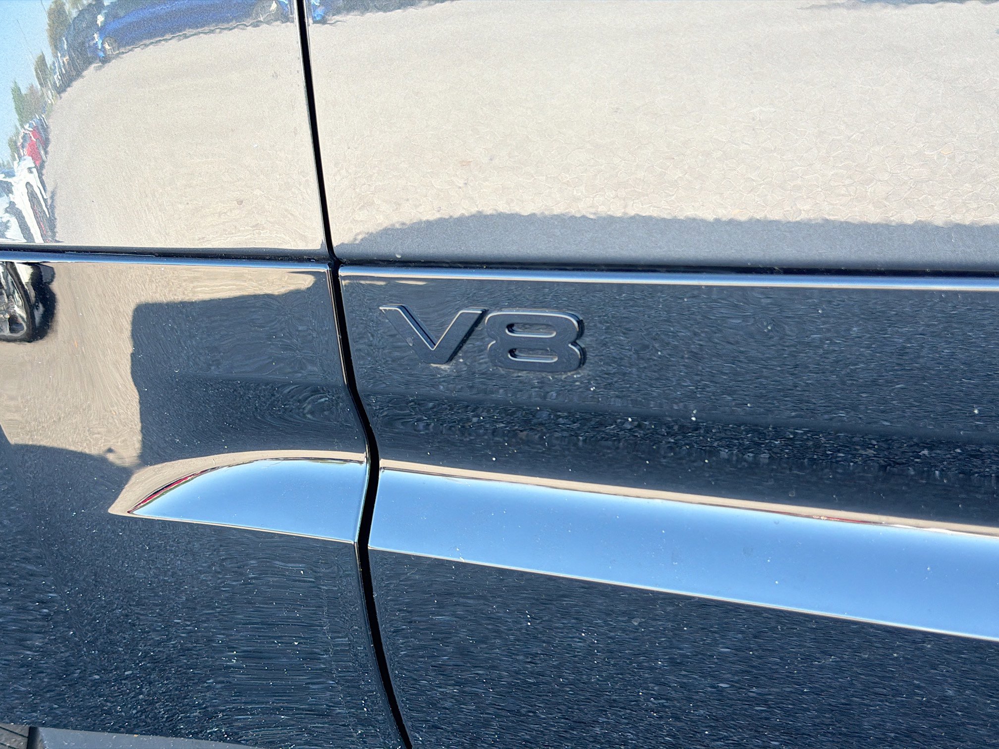 New 2026 Land Rover Defender 90 V8 image 45