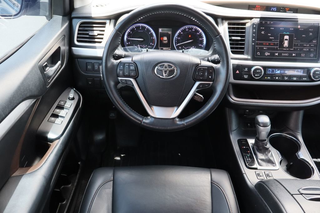 Used 2019 Toyota Highlander XLE FWD image 23