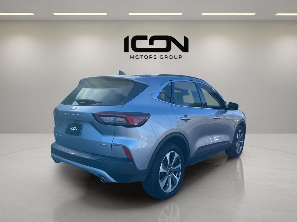 Used 2023 Ford Escape Platinum image 5